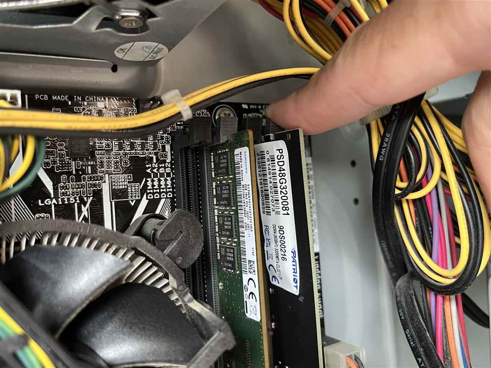 Patriotメモリ増設【筆者撮影】