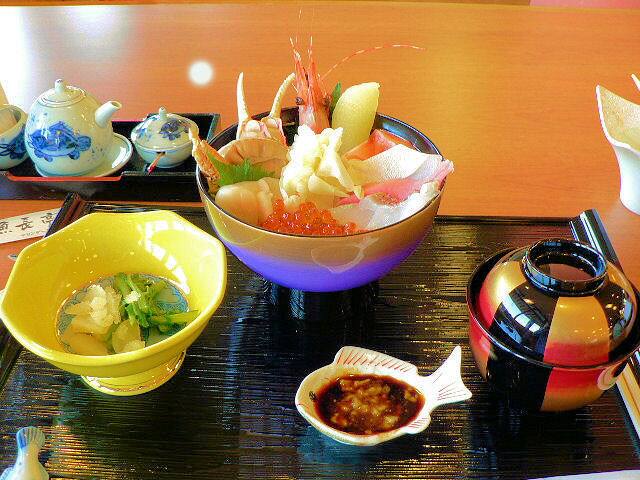 海鮮丼【筆者撮影】